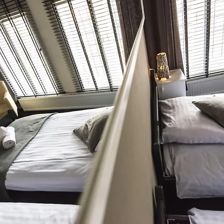 Hotel En Grand Cafe De Pauw 2*