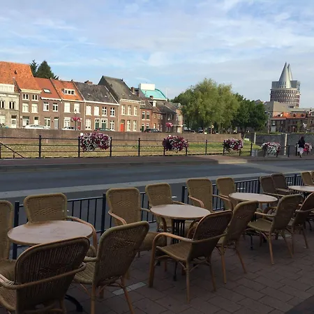 En Grand Cafe De Pauw 2*