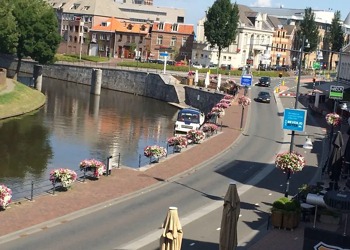 En Grand Cafe De Pauw