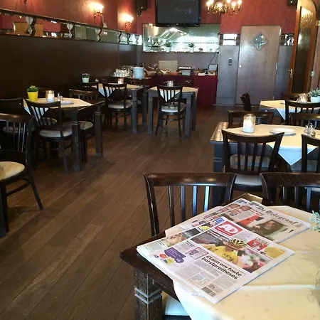 Hotel En Grand Cafe De Pauw 2*